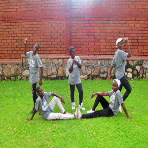 裸体比基尼美女虑待尿口
